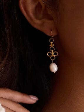 18K Gold Plated Freshwater Pearl Drop Earrings